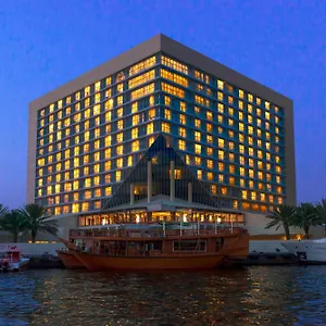 Sheraton Creek & Towers Hotell